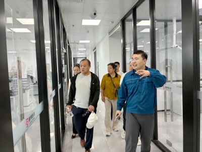爸妈来“探班”！走进国邦看个究竟